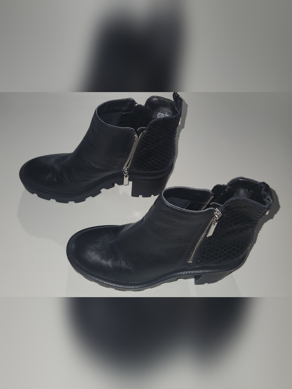 Gianni Bini Leather Ankle Boots Half Textured Print And Double Side Zip Size 8.5
